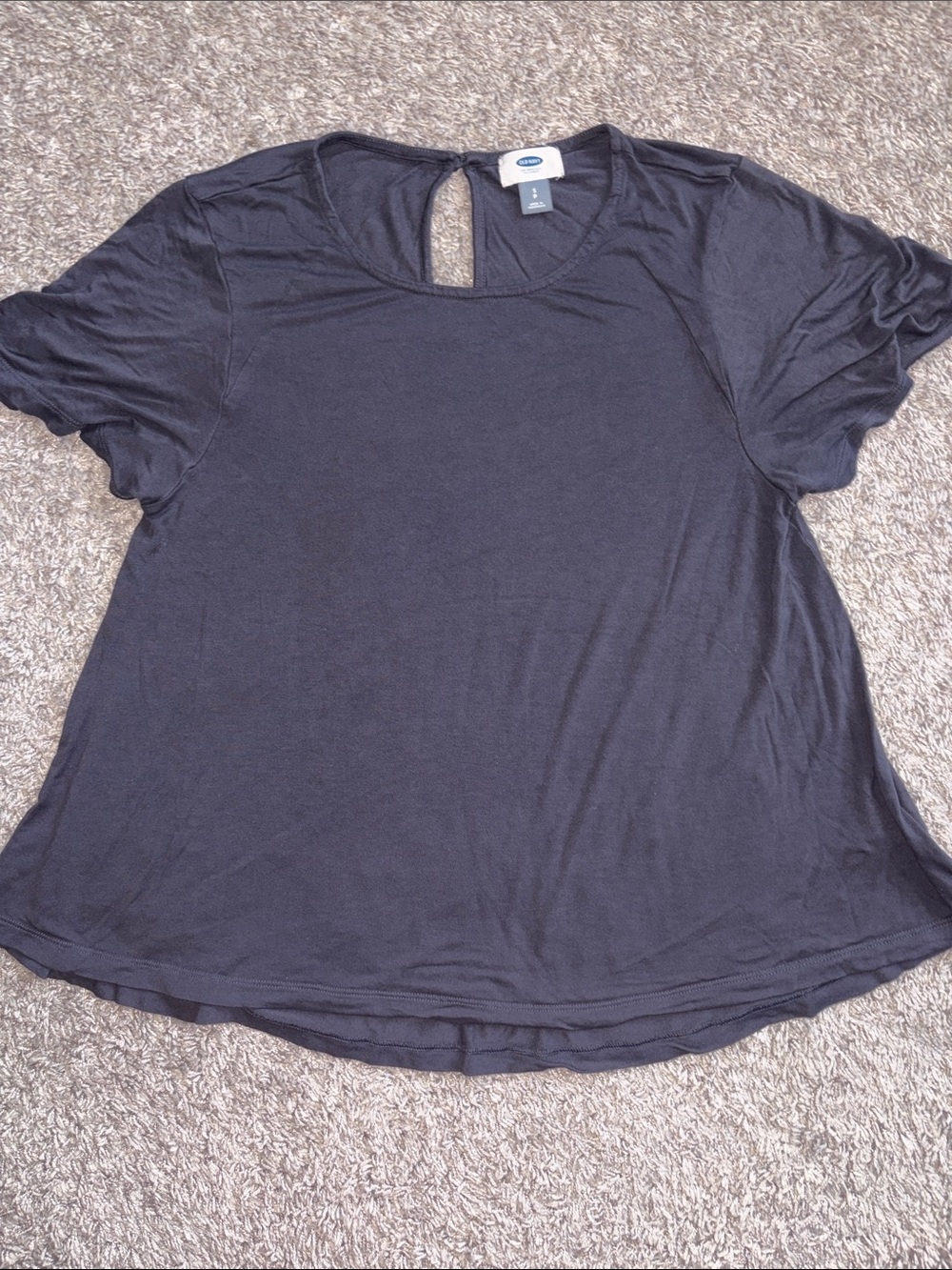 Old Navy Women's dark gray Short Sleeve Keyhole blouse.